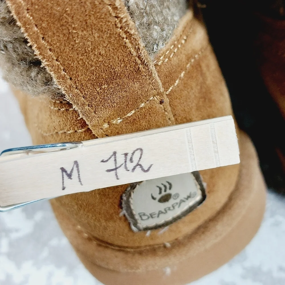 Bearpaw Virginia Brown Suede Round Toe Comfortable Flat Winter Snow Boots M712